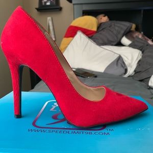Charlotte pumps